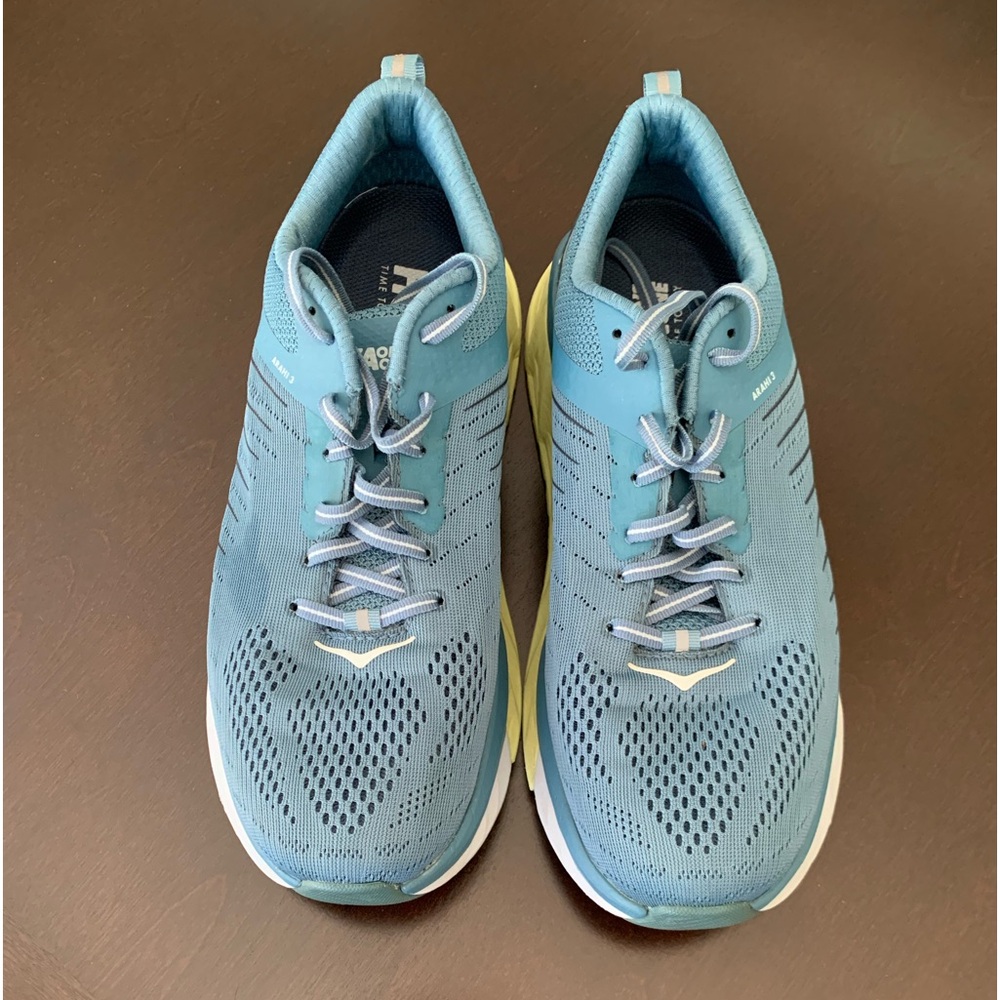 HOKA ONE ONE Arahi 3 Sneakers- size 9